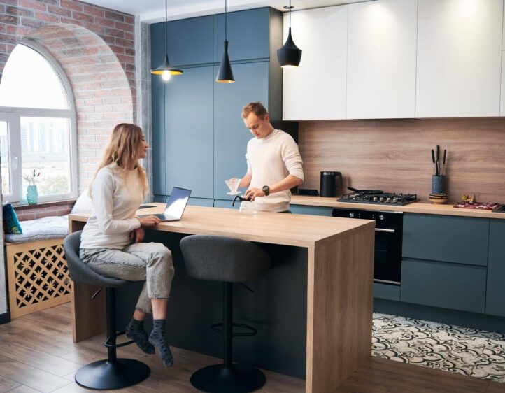 Tendencias en cocinas modernas 2026: colores y acabados que marcarán el año